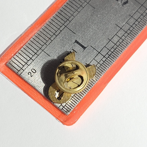 Pink Ribbon Awareness Pin - Picture 3 of 3